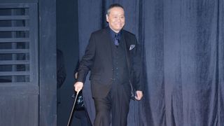 西田敏行、術後初イベントに杖つきながらも笑顔