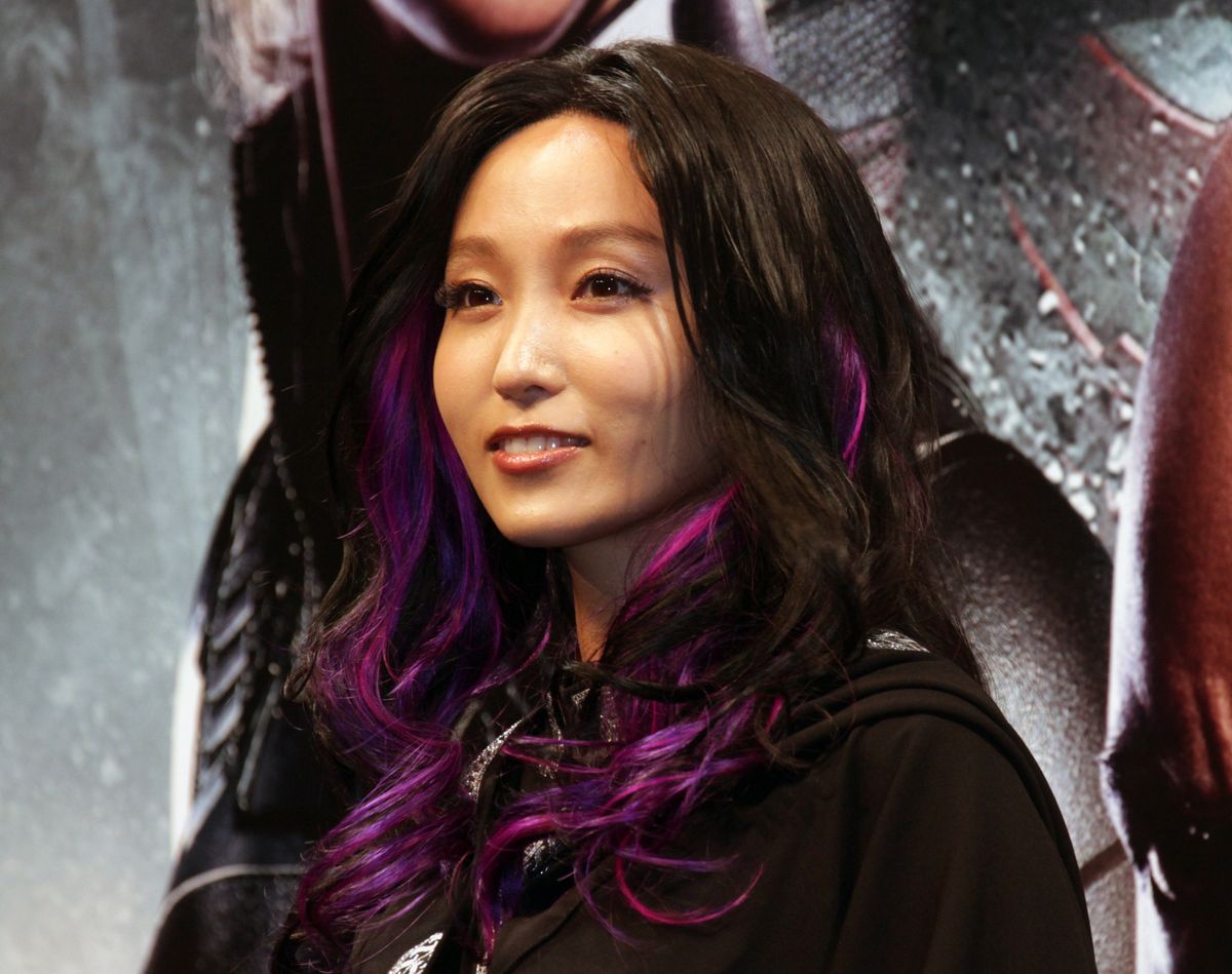 吉木りさ、交際宣言後初の公の場も交際質問はスルー シネマトゥデイ