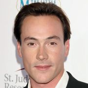 奇跡を産んでくれた…『アメリカン・パイ』の俳優に第1子誕生