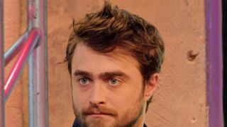 ボンドは最悪の潜入捜査官?ダニエル・ラドクリフ、タトゥー&丸刈りのリアルFBIに!