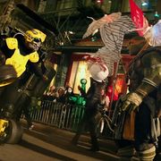 『タートルズ』にトランスフォーマー!? マイケル・ベイの遊び心かよ!