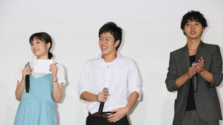 広瀬すず&山崎賢人のサプライズ訪問に生徒たち大絶叫