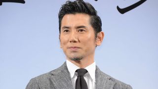 本木雅弘、黒木華の耳たぶなめる!“濡れ場キング”池松壮亮に対抗