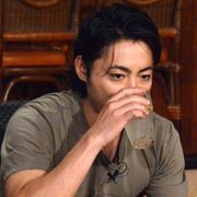 山田孝之、ニコ生登場で顔面崩壊!