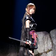 篠田麻里子、初殺陣挑戦に奮闘"殺しにいく気”で!