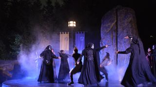USJ「ハリポタ」エリアにデス・イーター降臨…初のハロウィーンいよいよ