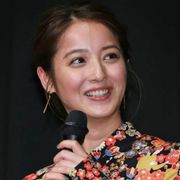 佐々木希、3兄妹の末っ子で甘え上手!素顔暴露される