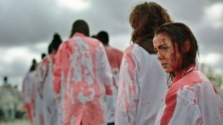 新入生シゴキで人の肉の味に目覚めてしまった可憐な少女…フランス発の食人映画は過激かつスタイリッシュ!