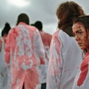 新入生シゴキで人の肉の味に目覚めてしまった可憐な少女…フランス発の食人映画は過激かつスタイリッシュ!