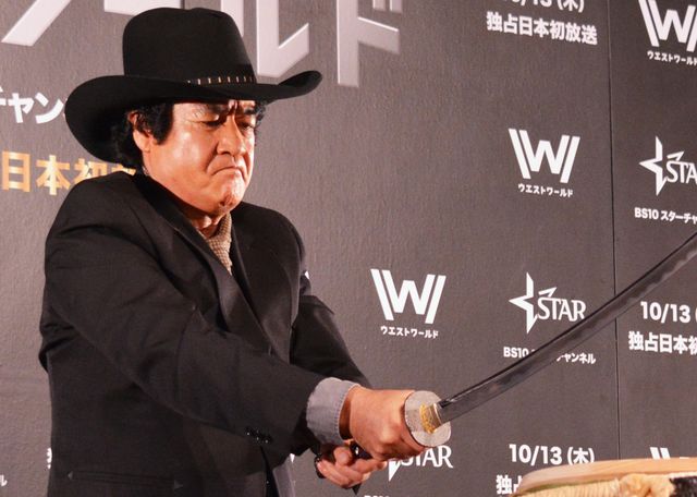 藤岡弘、ハリウッド挑戦思い出し戦闘モード！進化を誓い人生サバイバル