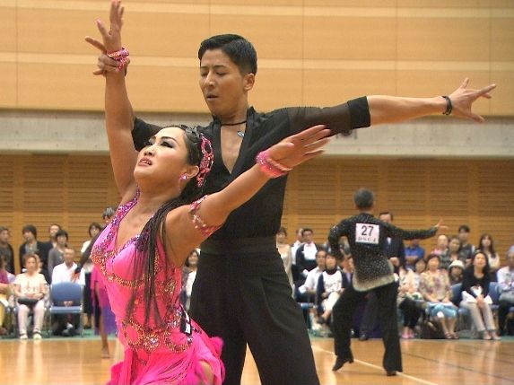 キンタロー。社交ダンス日本代表に　来年秋の世界選手権に出場