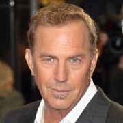 違法ポーカーでFBIに逮捕…ケヴィン・コスナー、ジェシカ・チャステインと親子役か
