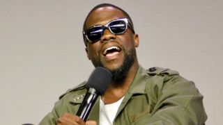 父や子供もネタに!5万人の前でスタンドアップコメディーに挑戦した男