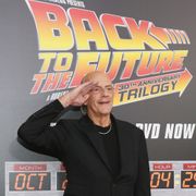 『バック・トゥ・ザ・フューチャー』クリストファー・ロイド、「12モンキーズ」第3シーズンで危険なカルトリーダーに!