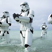 『スター・ウォーズ』帝国軍気分で出勤だ!ディズニー作品が電車の発車メロディーに!