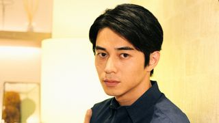 東出昌大、デスノートならぬ秘密保持契約書にサイン