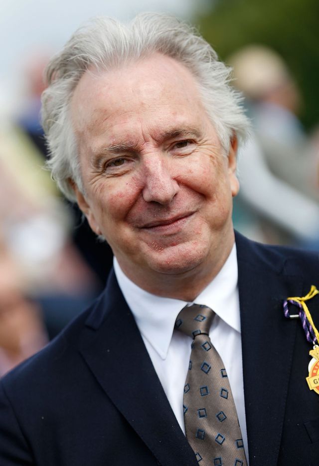 アラン・リックマンさん生前の貴重映像…笑顔でアフレコ収録 シネマトゥデイ