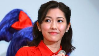 まゆゆ、憧れの人気声優から「ガン見」告白され大テレ