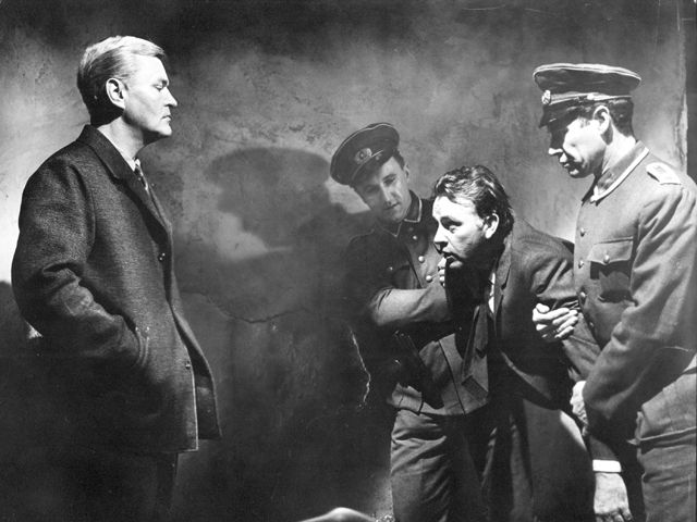 ジェームズ・ボンドと真逆の世界観！ジョン・ル・カレ映画の魅力『寒い国から帰ったスパイ』（1965年）【名画プレイバック】