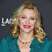 コートニー・ラヴ、カップルの甘い時間を悪夢に変える!現代版「夏の夜の夢」新キャスト
