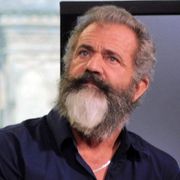 メル・ギブソン10年ぶり監督作、沖縄戦を銃なしに戦った男は「ヒーローの極み」