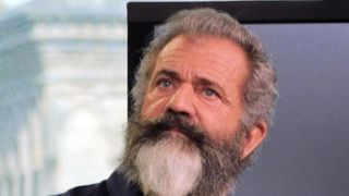 メル・ギブソン10年ぶり監督作、沖縄戦を銃なしに戦った男は「ヒーローの極み」