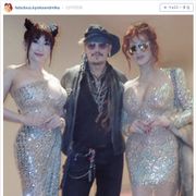 輝きすぎ…叶姉妹とジョニー・デップの衝撃的3ショット!