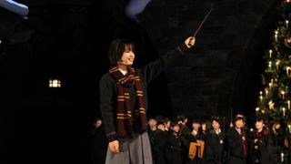 広瀬すず、クリスマスはサンタのために窓全開！