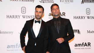 リッキー・マーティン、同性の芸術家にプロポーズ!
