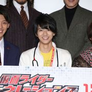 「仮面ライダードライブ」竹内涼真、サプライズ登場!西銘駿や飯島寛騎ら後輩ライダーに助言