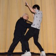 ウーマン村本、時代劇に色気…日本映画界の重鎮から殺陣を直々レクチャー
