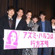 高畑充希、新宿駅前に登場で騒然!坂口健太郎との交際報道に「内緒です」
