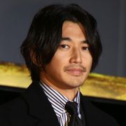 生田斗真のハグに女性ファンが大興奮!