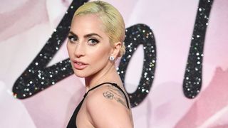 レディー・ガガ、レイプされPTSDに