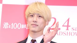 熱愛報道の坂口健太郎、交際質問に無言 報道後初の場は笑顔で去る