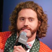 『デッドプール』俳優、崖っぷち支店長に!クビのかかったクリスマスパーティーとは?