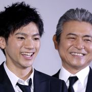 山田裕貴、強面・升毅からホレられそうに