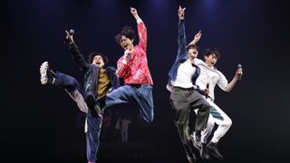 菅田将暉ら、GReeeeN前座で初の生熱唱!興奮状態で大ジャンプ!