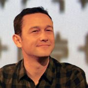 個人情報つつ抜けを暴露したスノーデン、両親がジョセフ・ゴードンに感謝の意