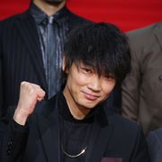 綾野剛「20歳の頃は孤独だった…」新成人へメッセージ