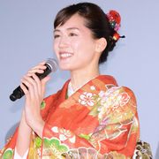 綾瀬はるか、天然ぶりに大先輩から強烈ツッコミ!公開処刑にもニコニコ