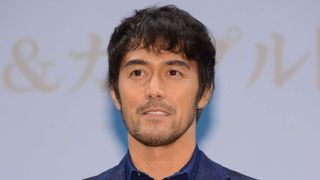 52歳阿部寛「将来はこうなるよ」と25歳工藤阿須加に“自虐忠告”！