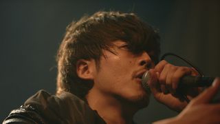 松坂桃李の歌唱シーンに菅田将暉「手がエロい!」