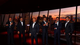 『007』歴代ボンドの等身大フィギュアがニューオータニを聖地巡礼!
