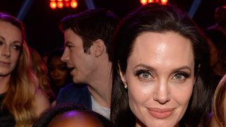 アンジー養子の実母が涙ながら訴え…「娘と話したい」