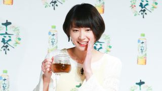 エプロン姿の新垣結衣、CMセリフ生披露に思わず赤面!