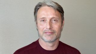 マッツ・ミケルセン、肩の力を抜いた生き方のススメ