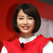 広瀬すずにアリスの質問 スタッフ制止で苦笑い