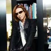 YOSHIKIが明かす、大切な仲間の死に対する苦悩と希望