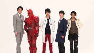 『超スーパーヒーロー大戦』キョウリュウゴールド、仮面ライダーゾルダ、ビートバスター、アオニンジャー変身前の姿!役者が出演